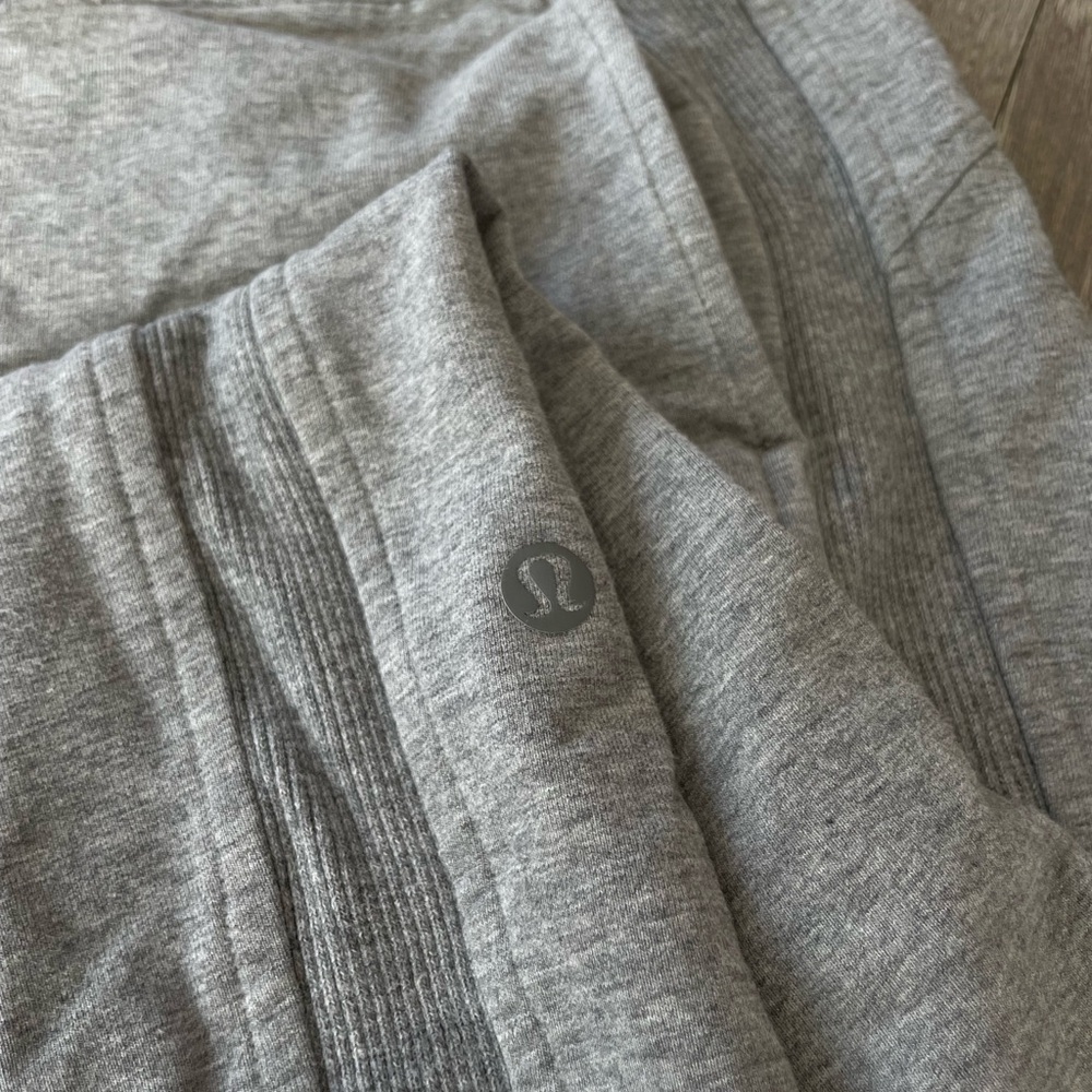 Lululemon Gray Women's Joggers - Picture 3 of 6